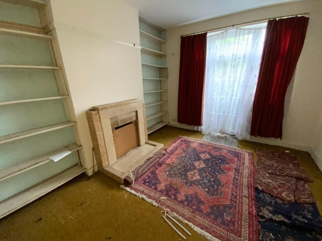 3 bedroom property for sale in Kingsway, Braunstone, Leicester Price