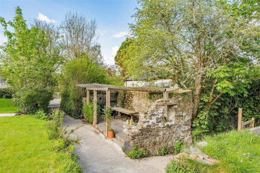 Stags 4 bedroom property for sale in Lane End, near Lamerton