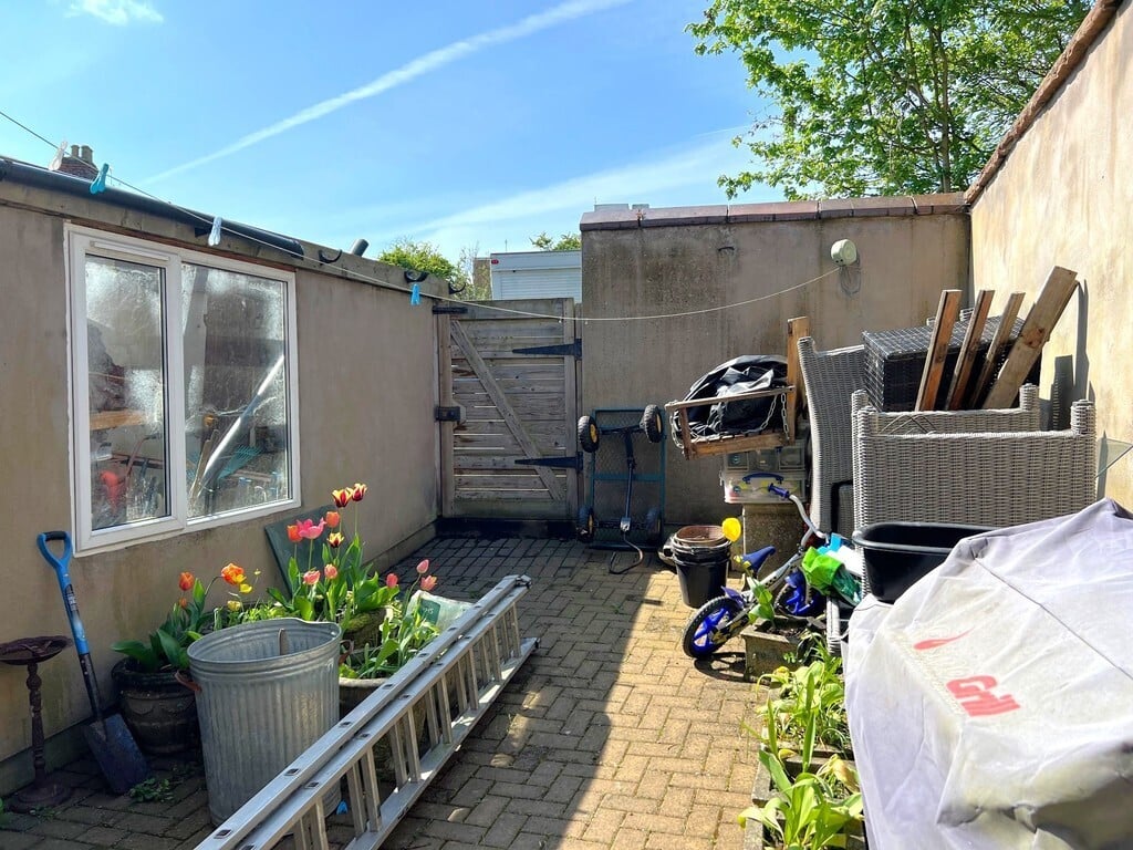 5 bedroom property for sale in Chertsey Mount, Carlisle Offers in the