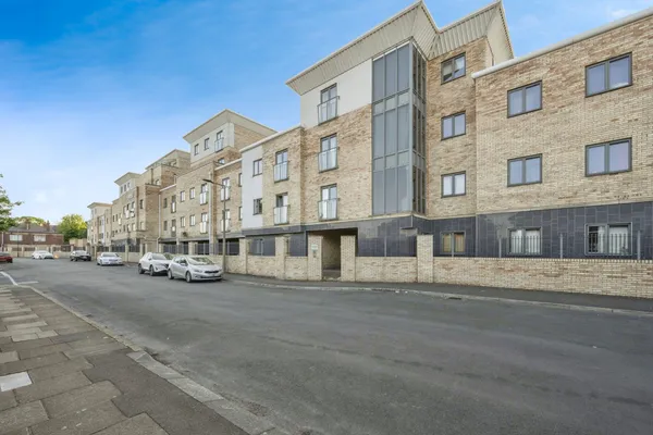 Luxaa Apartments, Low Road, Balby, Do...