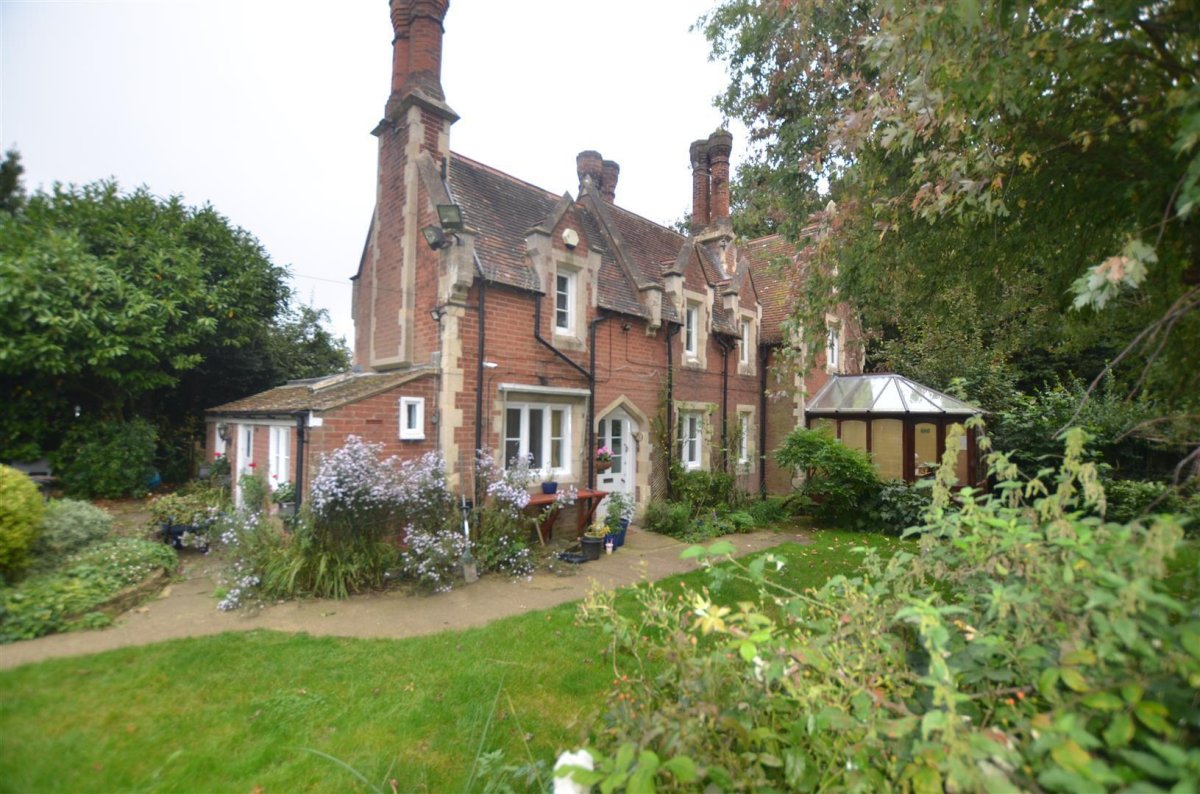 3 bedroom property for sale in Boughton Monchelsea, mid Kent £815,000