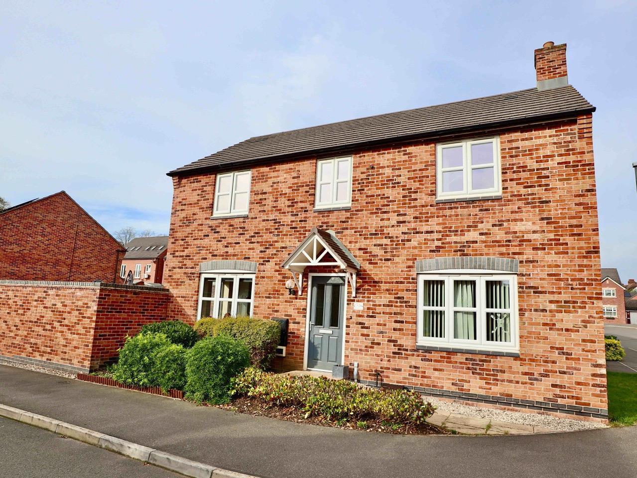 4 bedroom property for sale in Holywell Fields, Hinckley Offers in