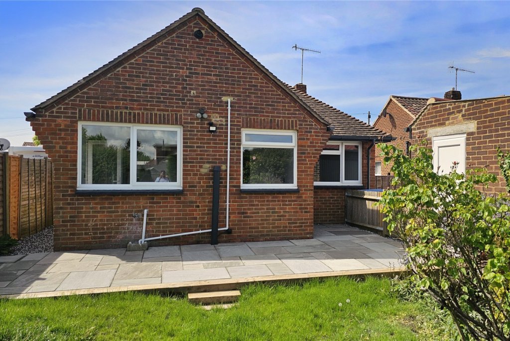 2 bedroom property for sale in Mill Close, Rustington, Littlehampton
