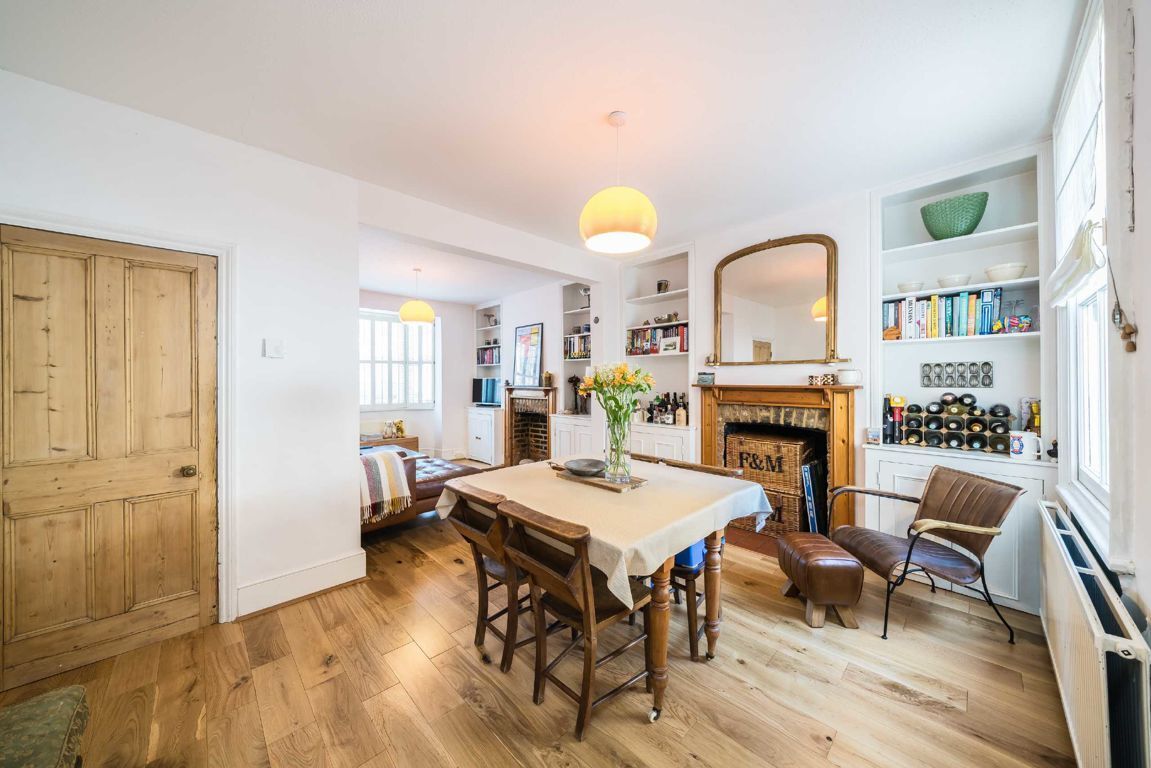 Snellers 3 bedroom property for sale in Steele Road, Old Isleworth
