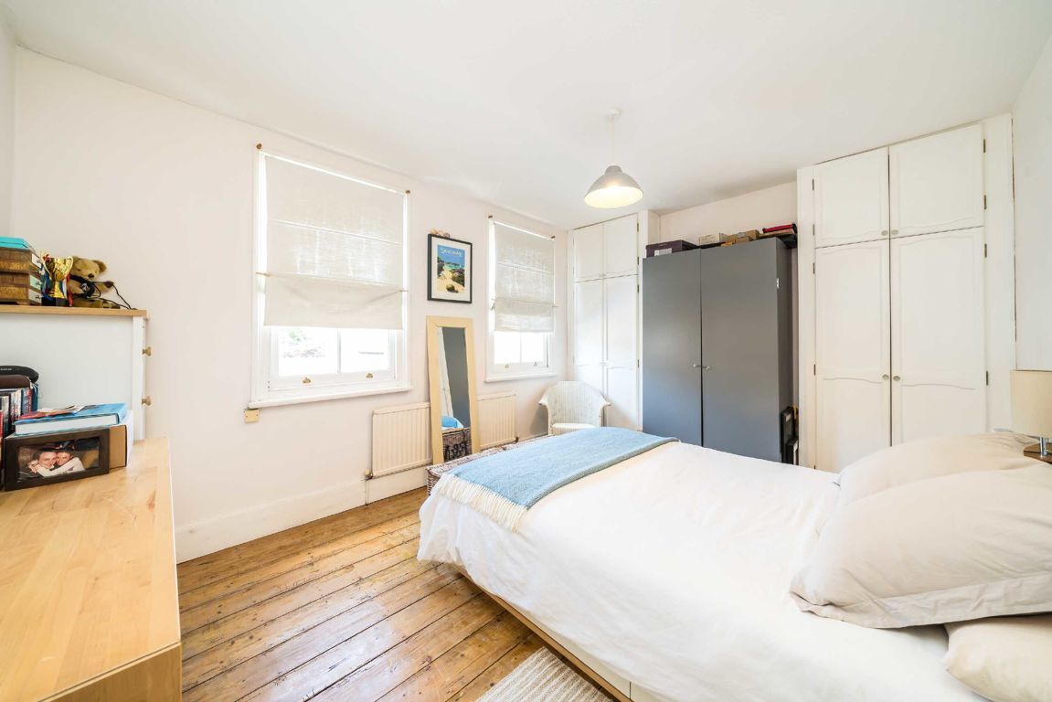 Snellers 3 bedroom property for sale in Steele Road, Old Isleworth