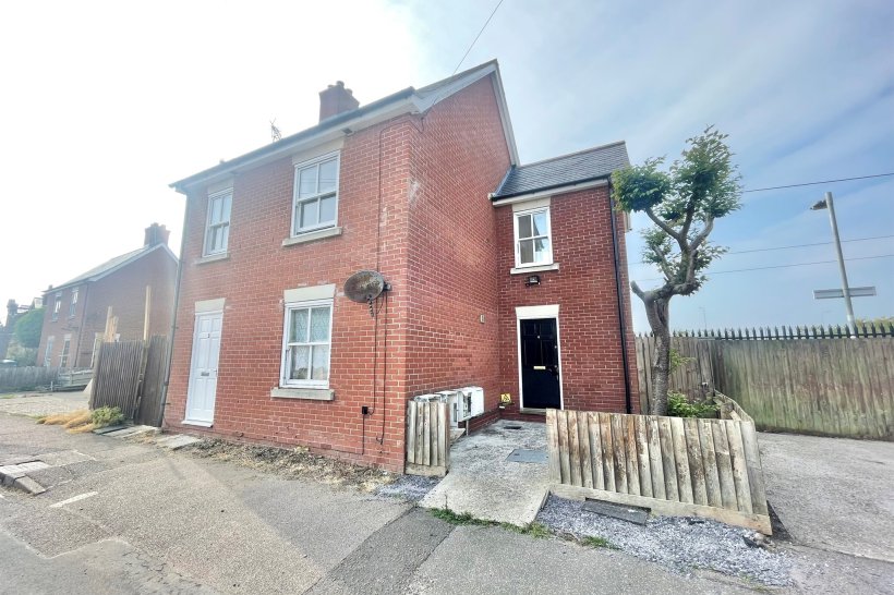 Station Road, Dovercourt, Harwich 1 bedroom flat William H Brown