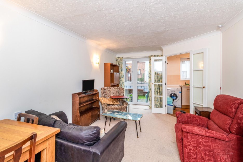 1 bedroom property to let in Custerson Court, SAFFRON WALDEN £850 pcm