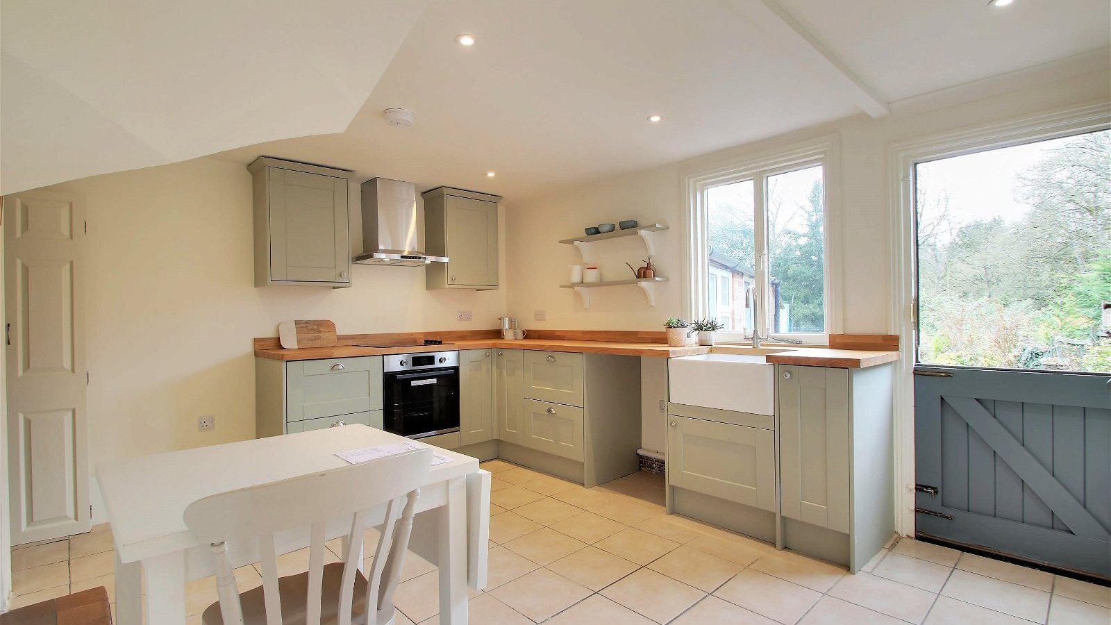 3 bedroom property to let in Swan Street, Kingsclere, RG20 5PL £1,650 pcm