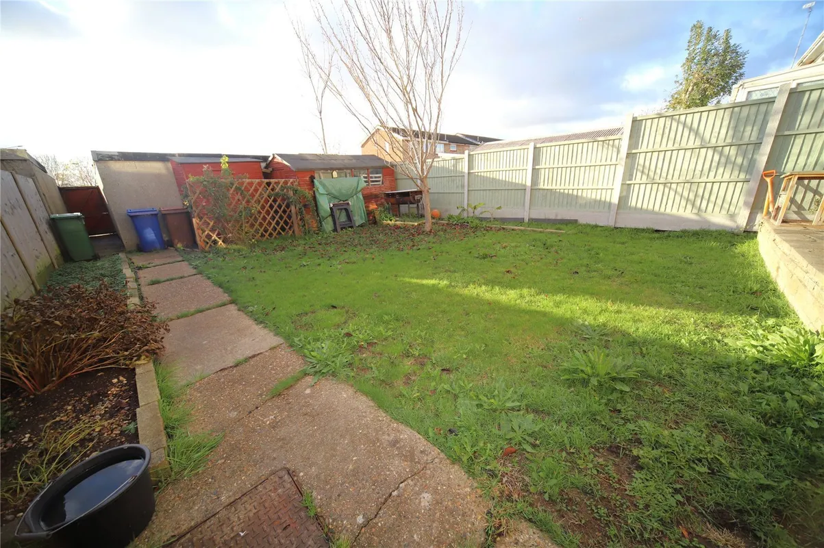 Armstrong Close, Stanford-le-Hope, Essex, SS17