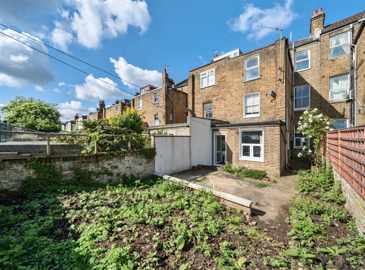 1 bedroom property for sale in Garden Flat, Ashmore Road, London, W9