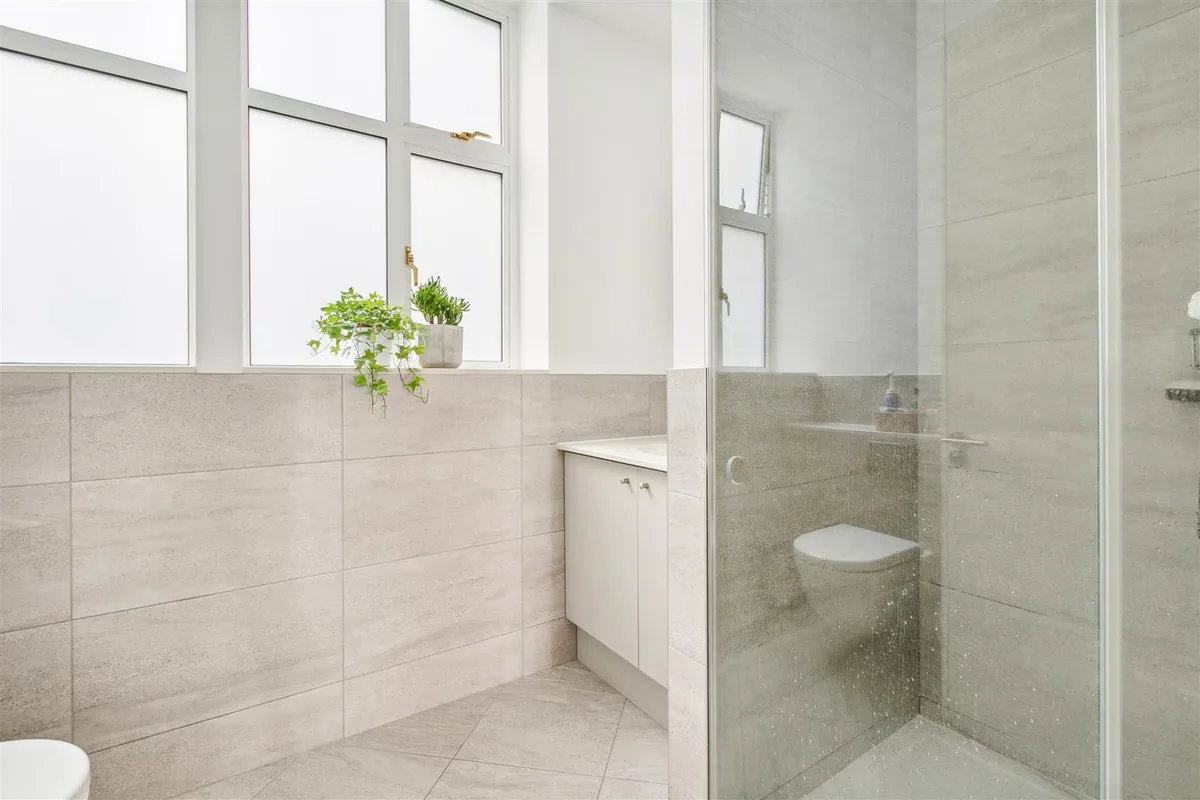 North End House, Fitzjames Avenue, London, W14