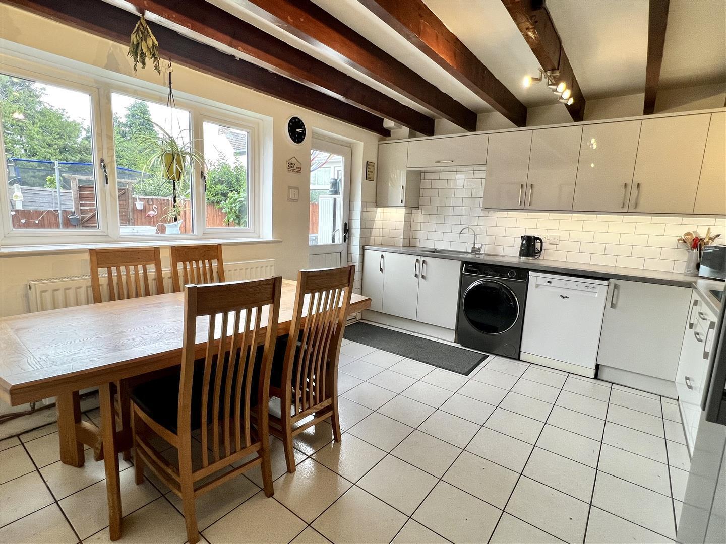 3 bedroom property for sale in Church Close, Bubwith, Selby £205,000