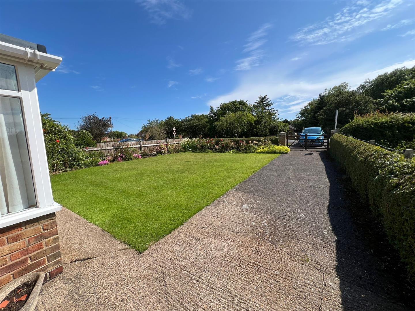 2 bedroom property for sale in Hornsea Road, Atwick, Driffield Offers