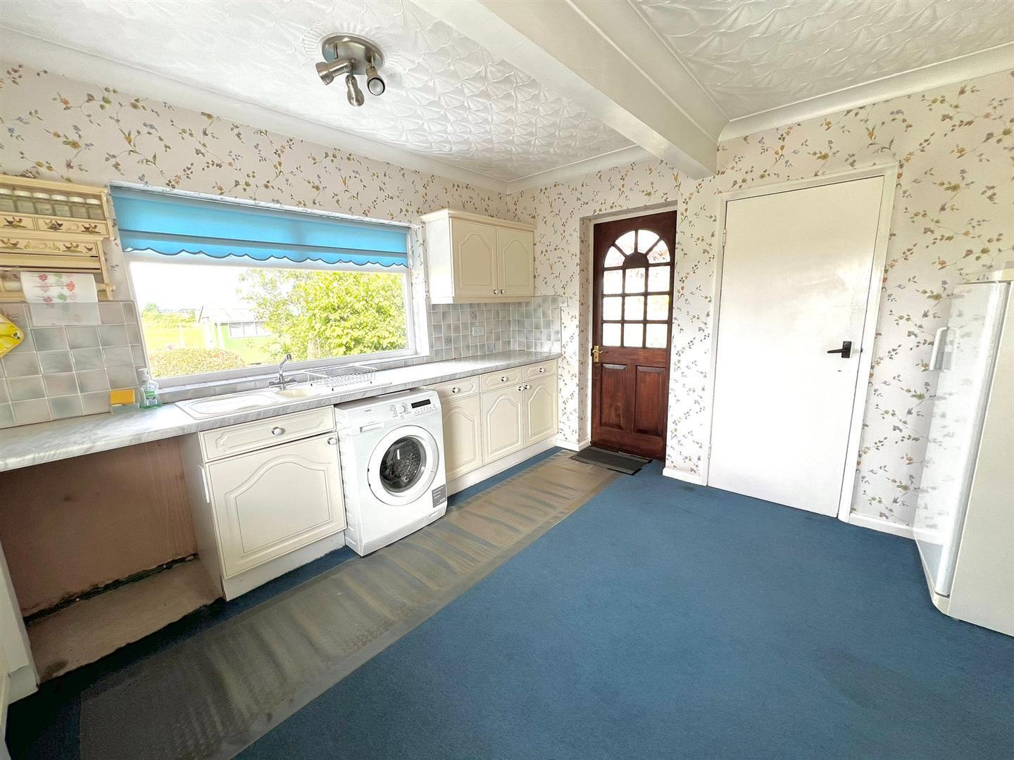2 bedroom property for sale in Hornsea Road, Atwick, Driffield Offers
