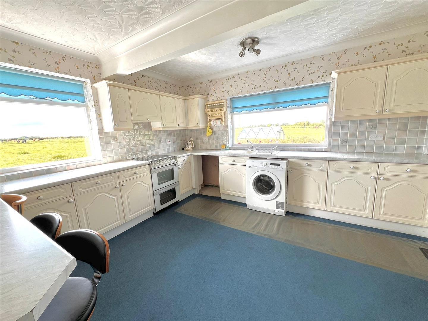 2 bedroom property for sale in Hornsea Road, Atwick, Driffield Offers