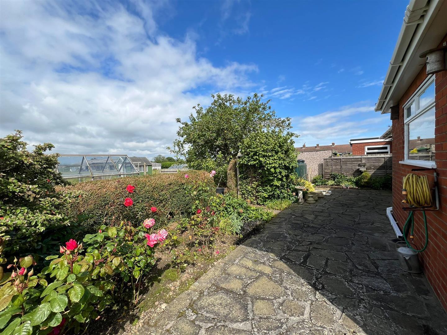 2 bedroom property for sale in Hornsea Road, Atwick, Driffield Offers