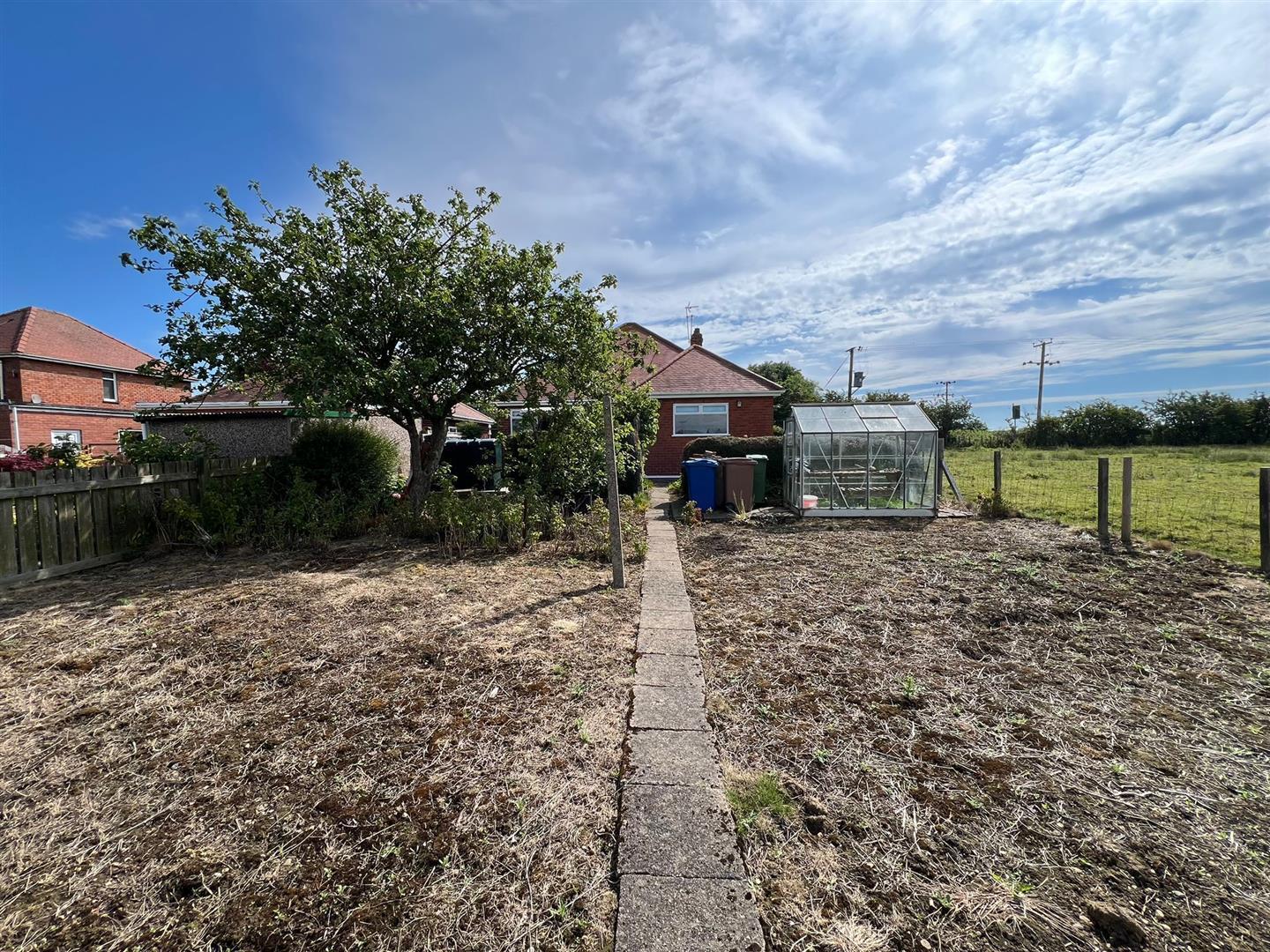 2 bedroom property for sale in Hornsea Road, Atwick, Driffield Offers