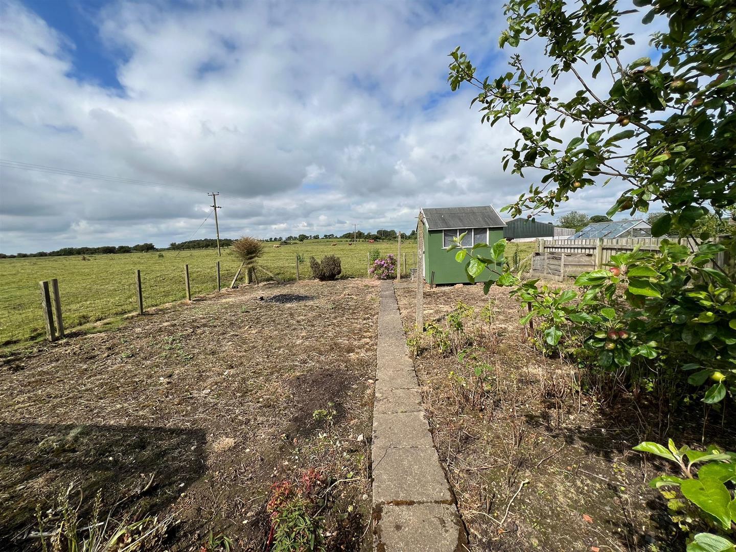 2 bedroom property for sale in Hornsea Road, Atwick, Driffield Offers