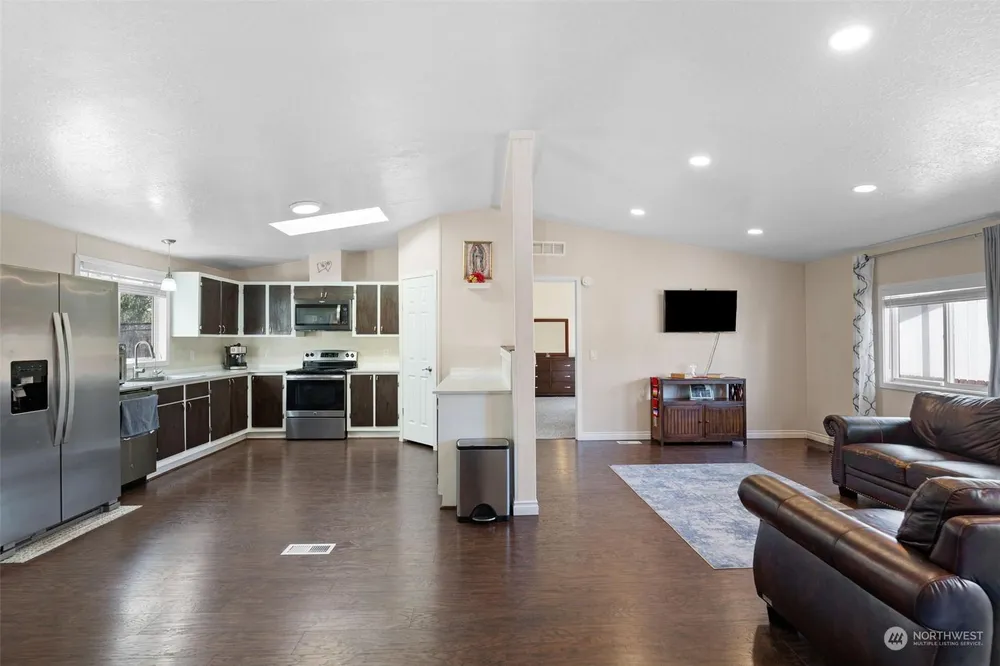 13712 105th Avenue Ct E, Puyallup, WA 98374