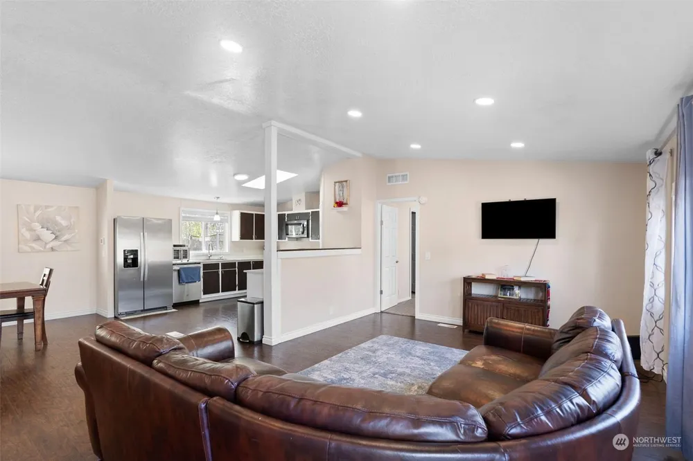 13712 105th Avenue Ct E, Puyallup, WA 98374