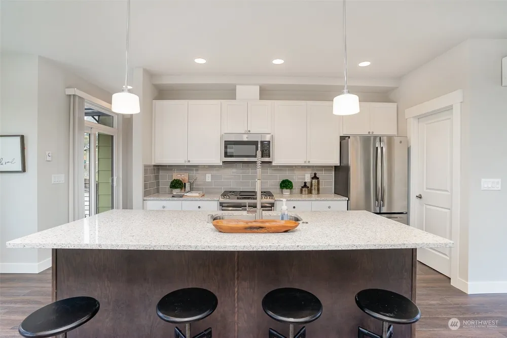 16025 1st Ave NE, Duvall, WA 98019