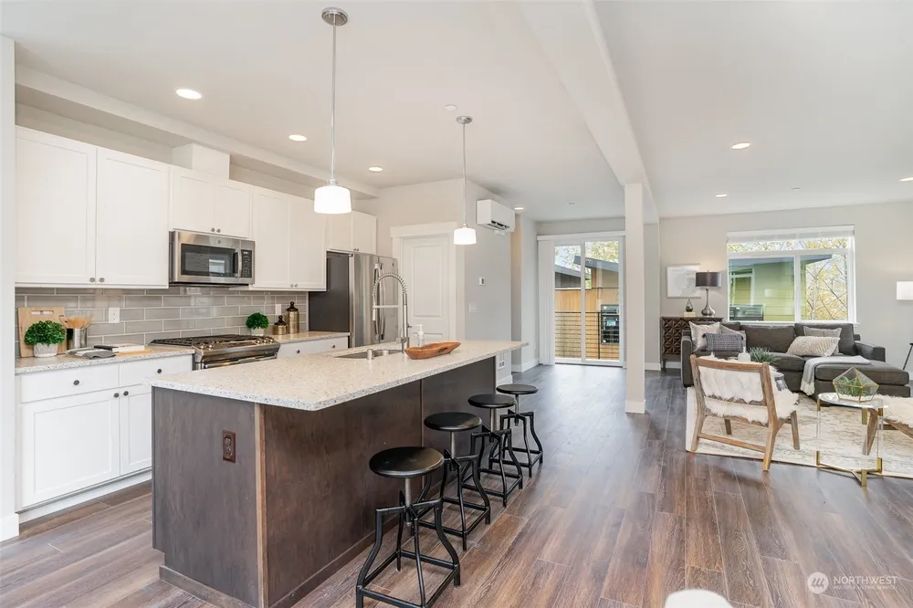 16025 1st Ave NE, Duvall, WA 98019