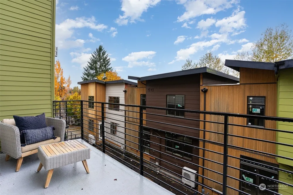 16025 1st Ave NE, Duvall, WA 98019