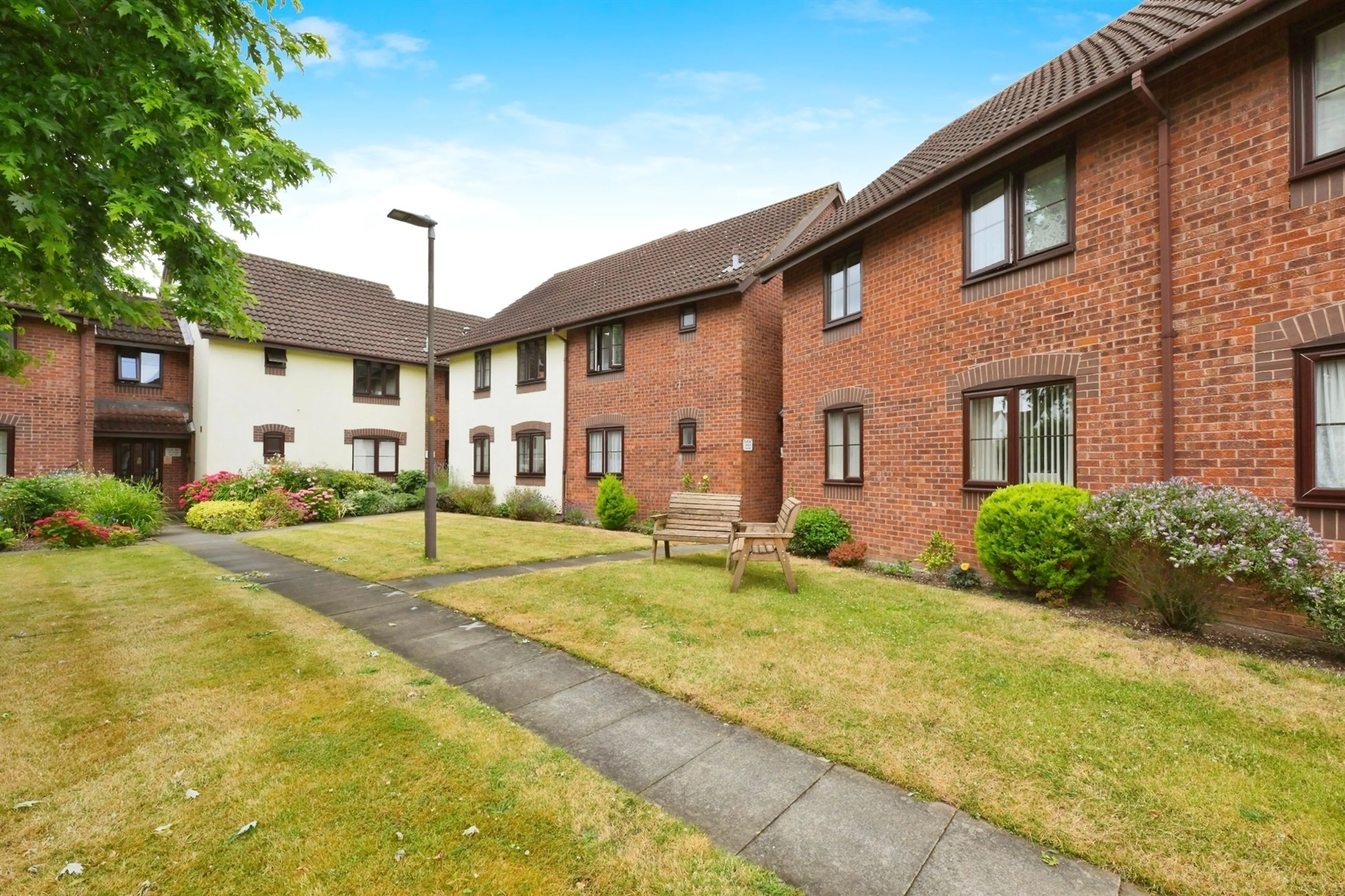 Property at High Road, Broxbourne