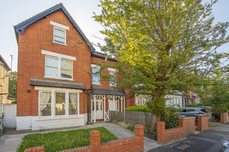 2 bedroom property for sale in Fassett Road, Kingston upon Thames, KT1