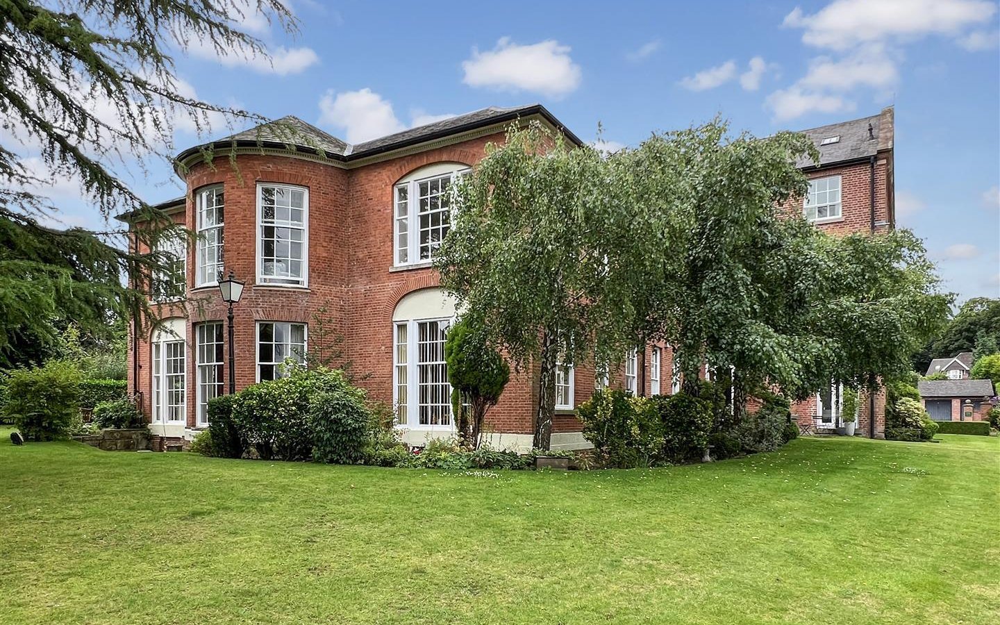 2 bedroom property for sale in Westholme Close, Congleton £205,000