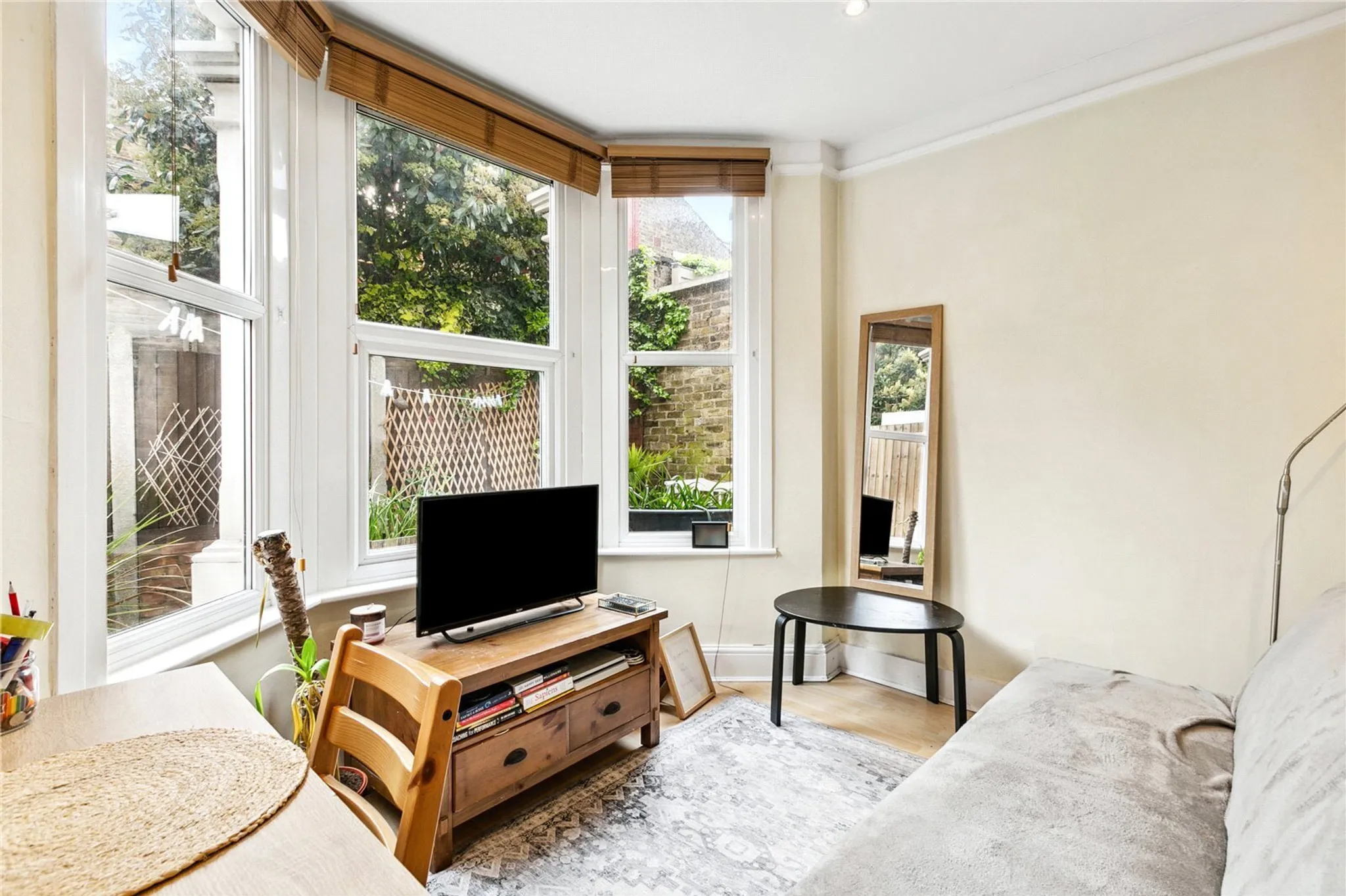 1 bedroom property in Garratt Lane, London, SW18 - £275,000 | Rampton ...