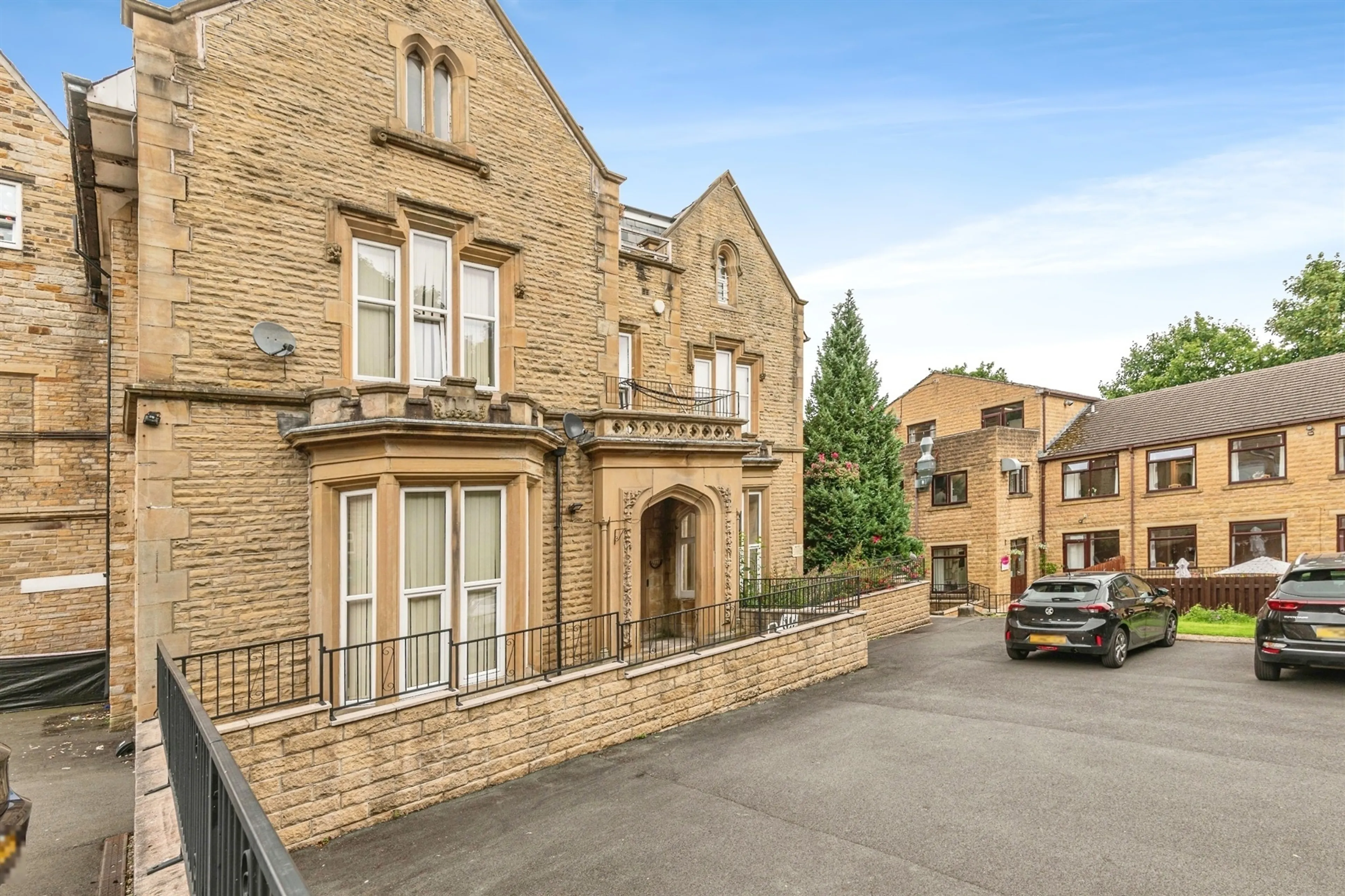 Property at Redwing Crescent, Milnsbridge, Huddersfield