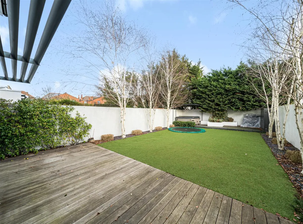 Wren Avenue, London, NW2
