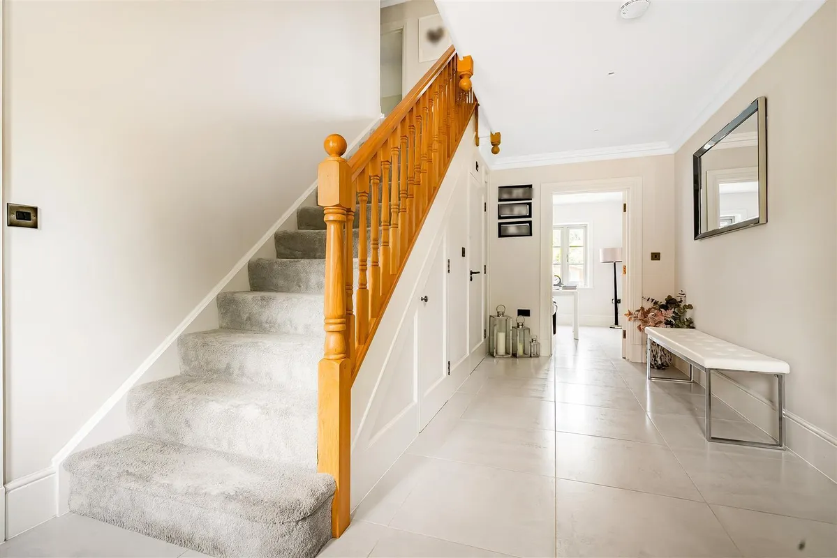 Ashlyns Grove, Berkhamsted