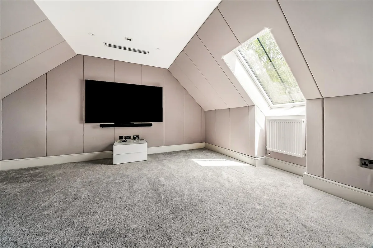 Ashlyns Grove, Berkhamsted