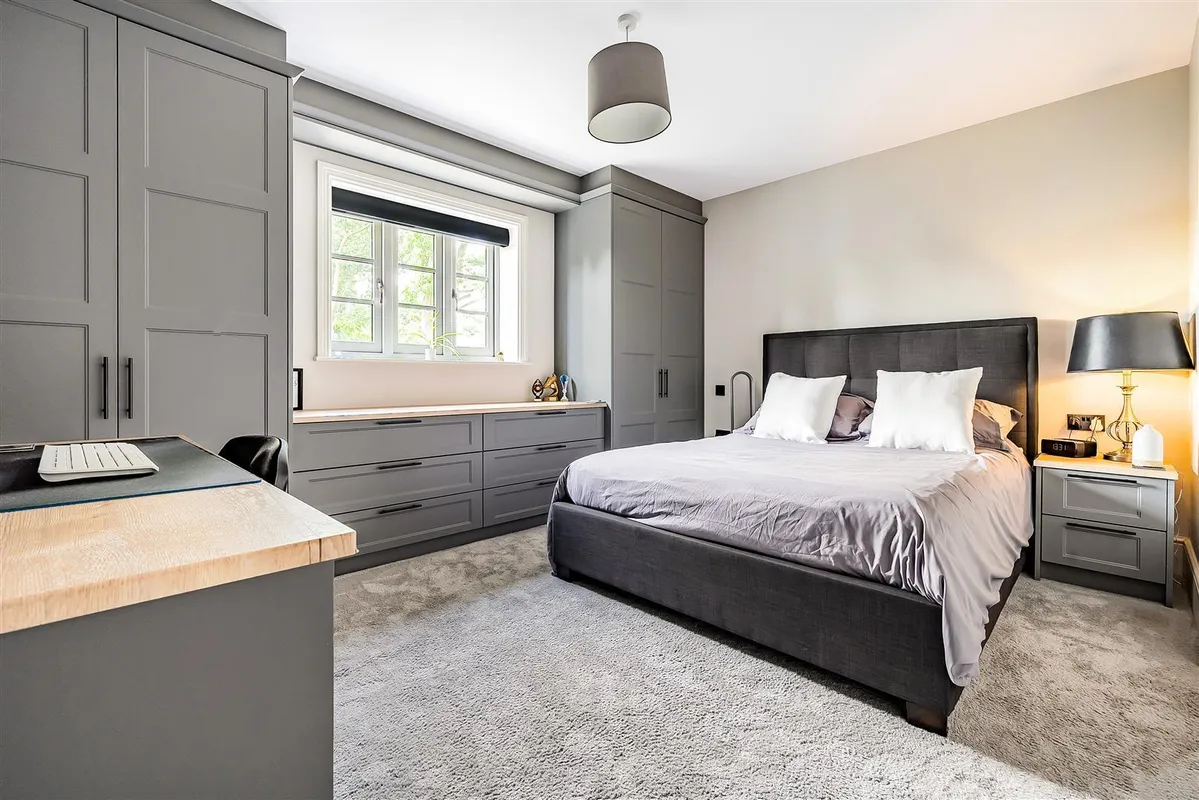Ashlyns Grove, Berkhamsted