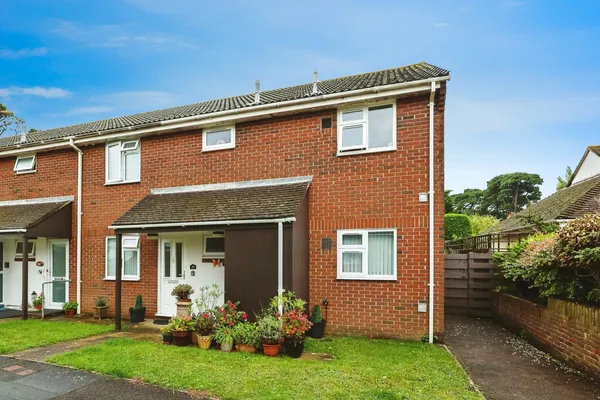 Goldring Close, Hayling Island, Hamps...