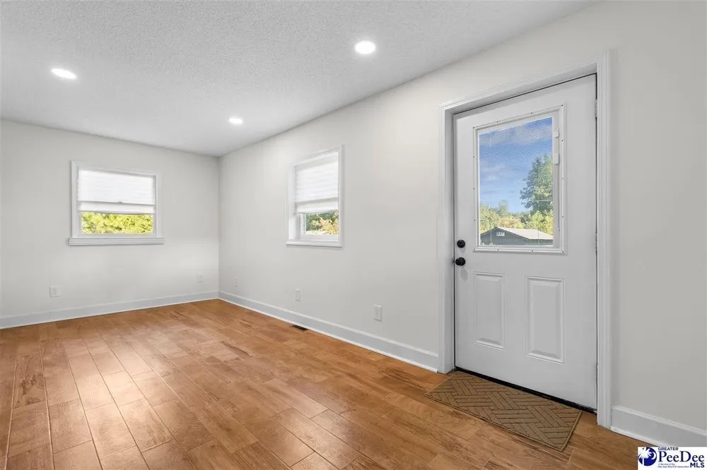 5505 Country Ln, Timmonsville, SC 29161