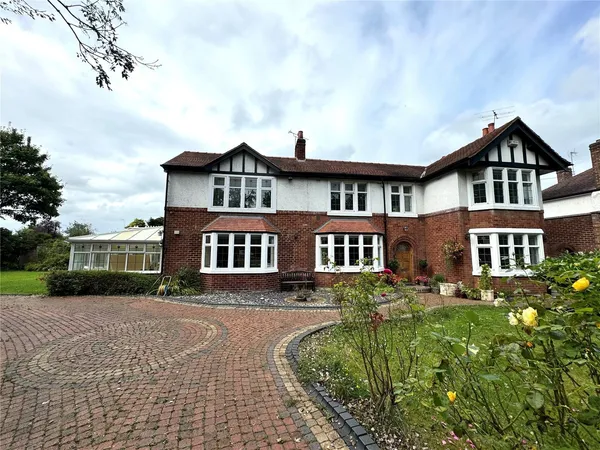 Greenfield Crescent, Chester, Cheshir...