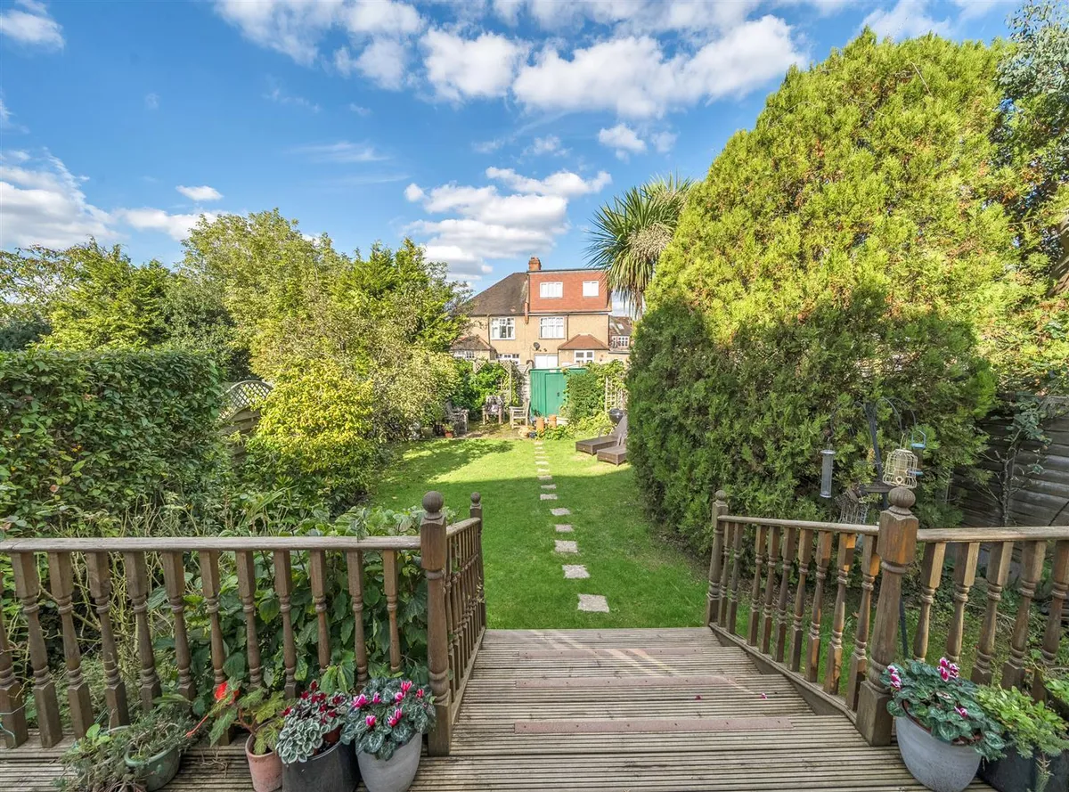 Irwin Gardens, London