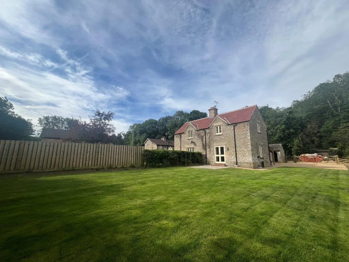 TOP COTTAGES, WOODNOOK