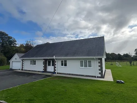 Drefach, Llanybydder, SA40