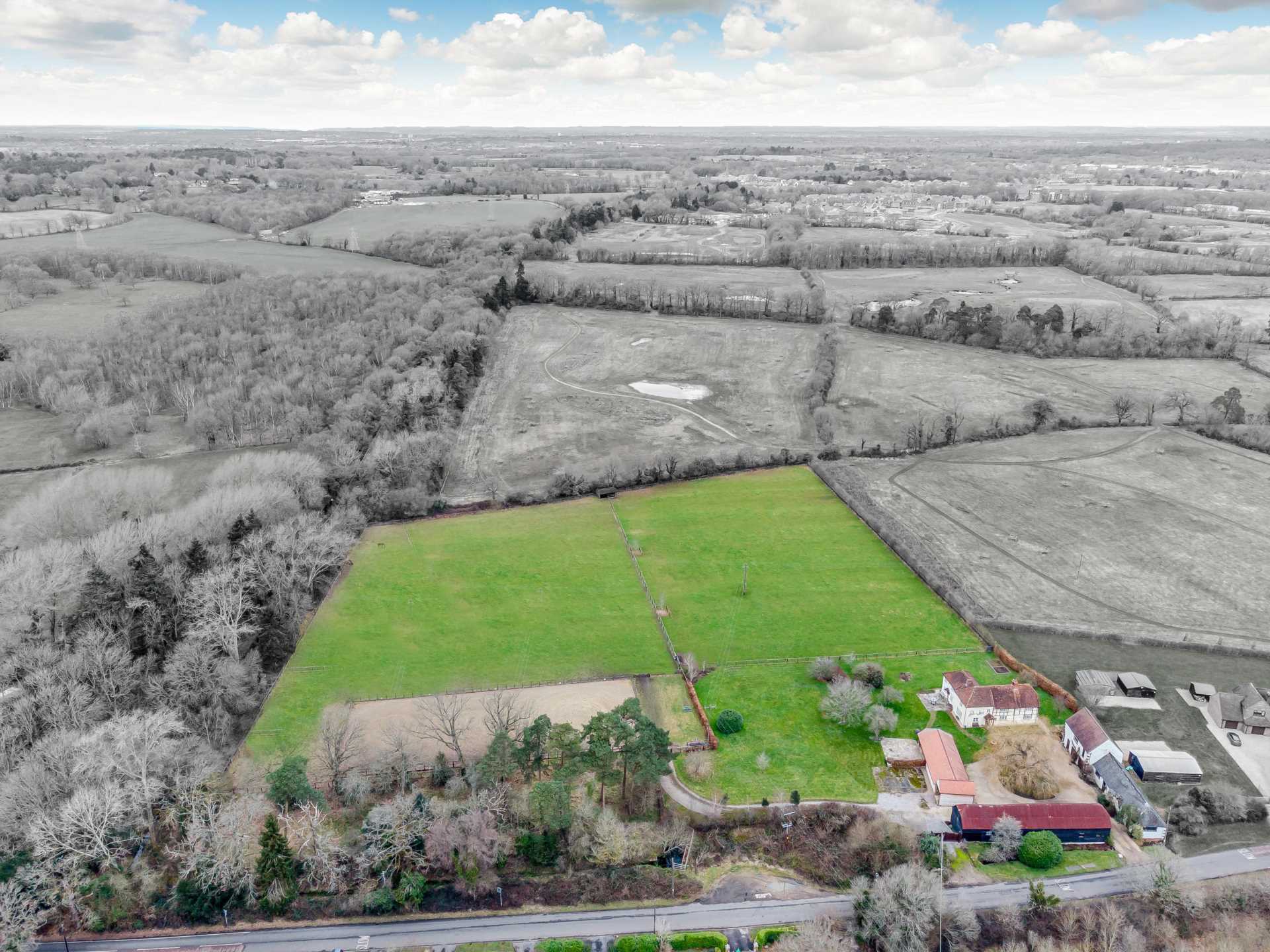 Finchampstead, Berkshire Image 4