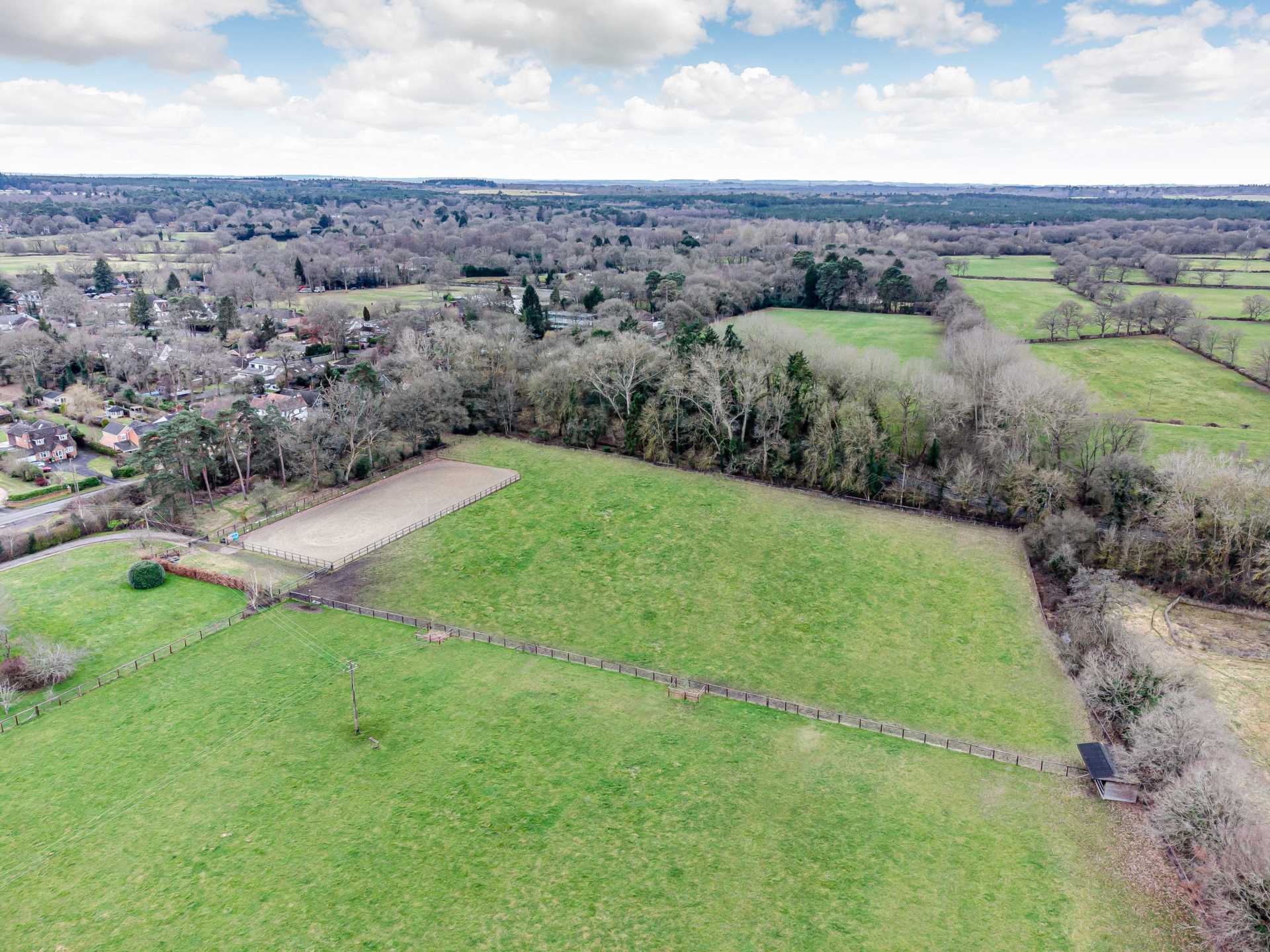Finchampstead, Berkshire Image 6