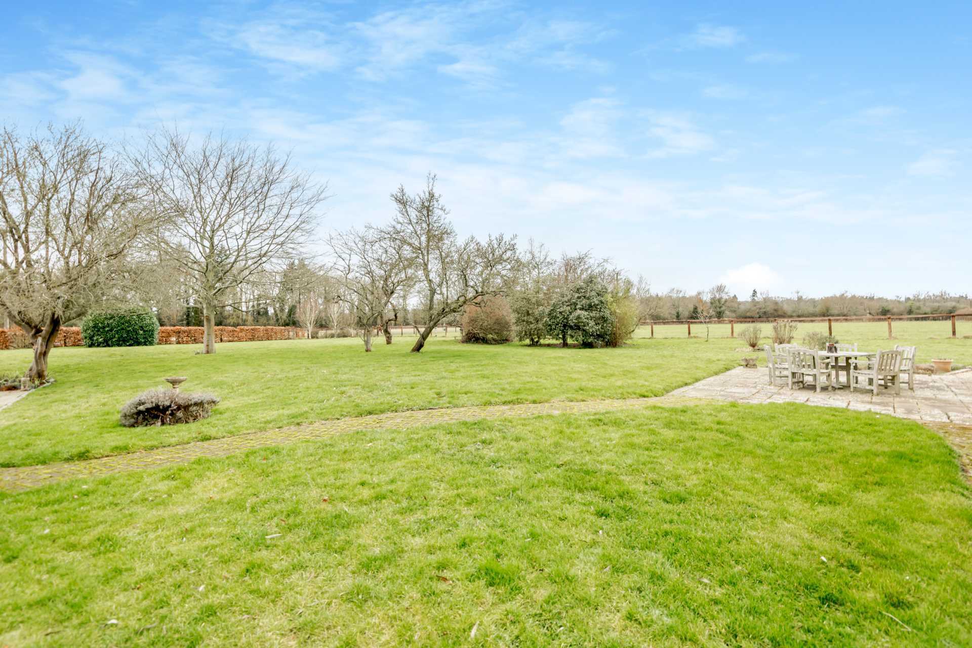 Finchampstead, Berkshire Image 13