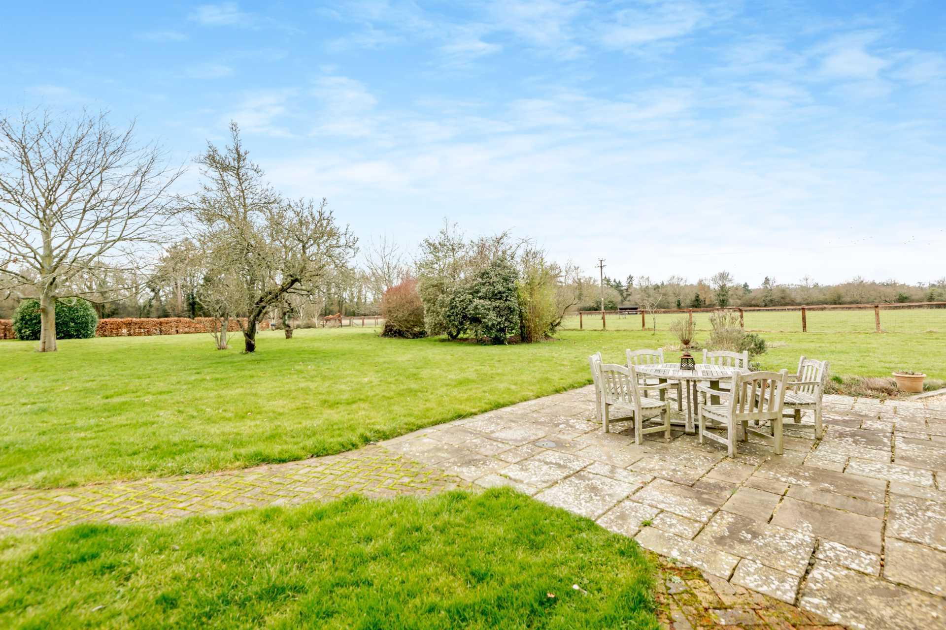 Finchampstead, Berkshire Image 15