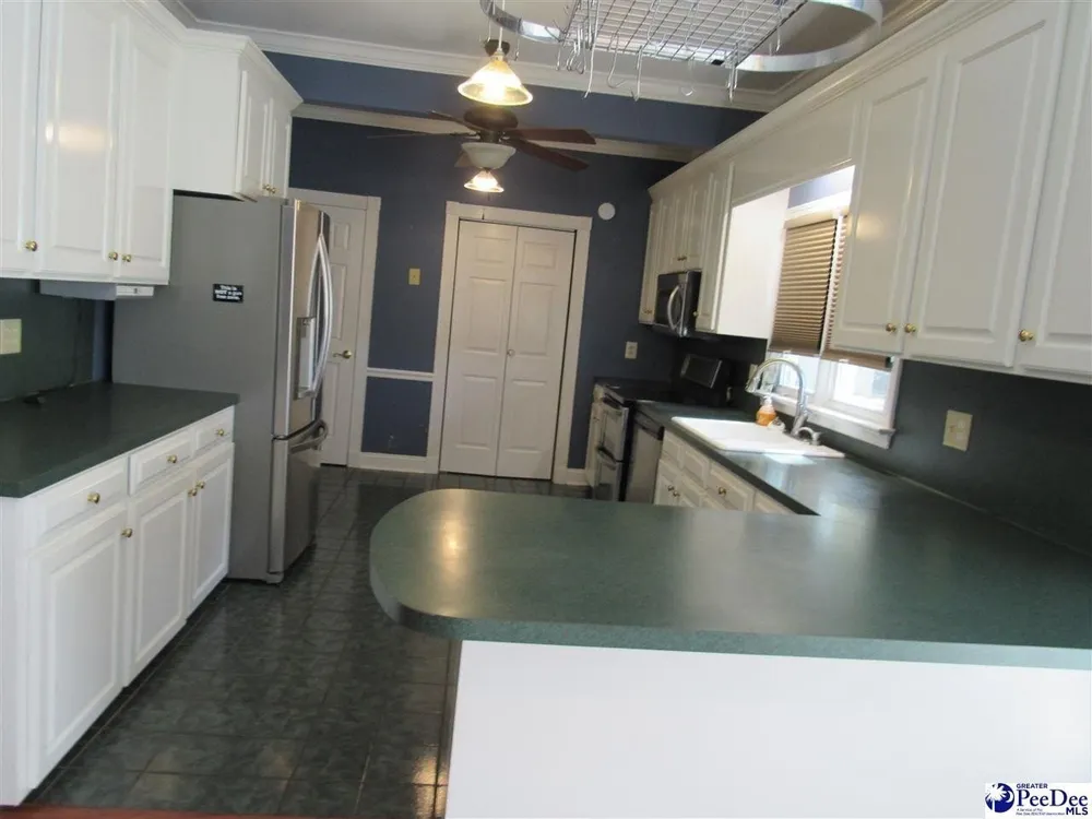 1122 Olanta Hwy, Effingham, SC 29541