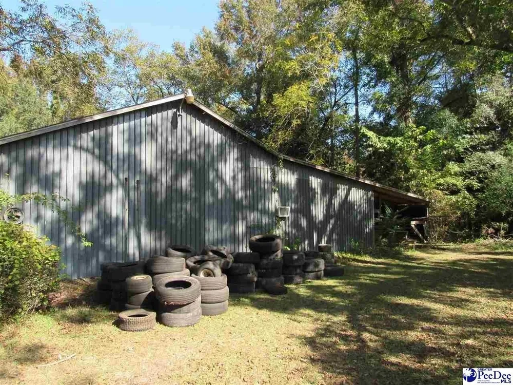 1122 Olanta Hwy, Effingham, SC 29541