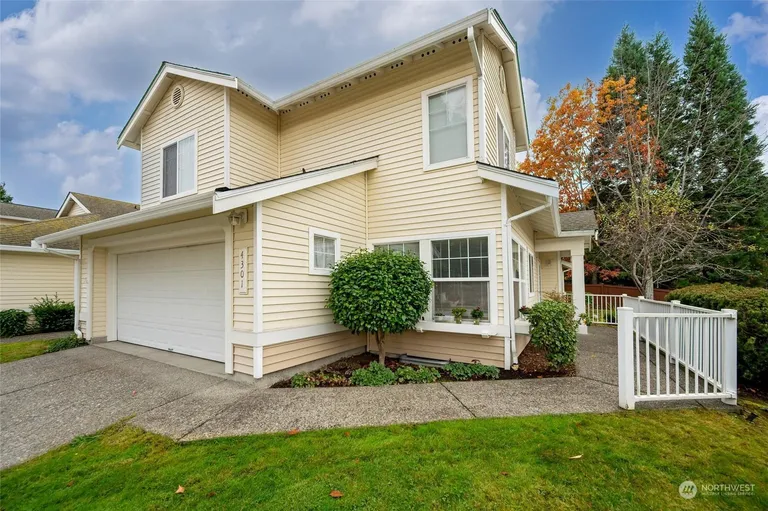 4301 S 220th Pl, Kent, WA 98032