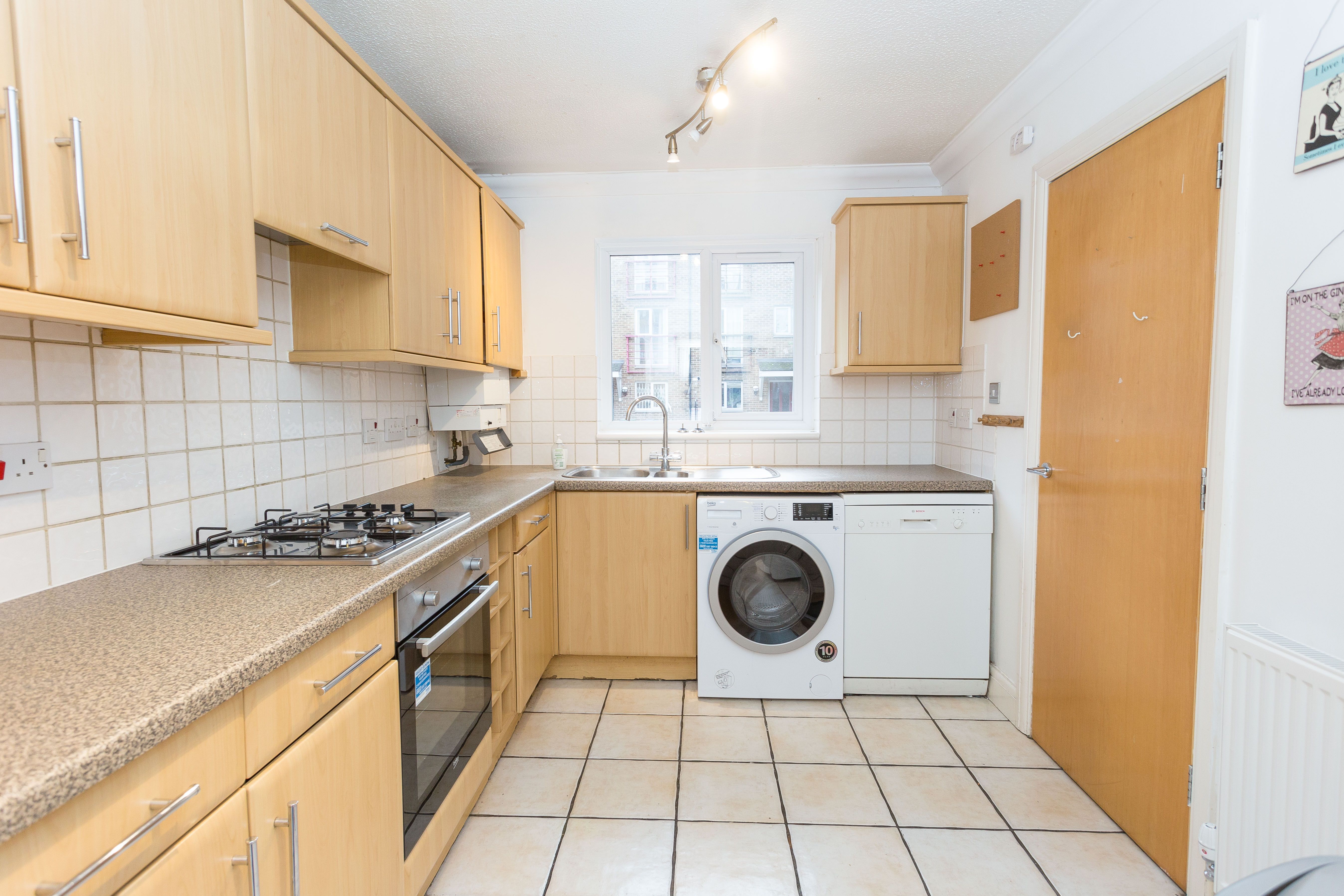 Surrey Quays, London, Greater London, SE16 Image 4